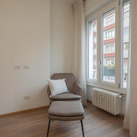 Spacious 2bdr With Balcony Arco-sempione Area, By Rentopolis Apartment *