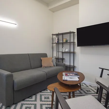 Lejlighed Spacious 2bdr With Balcony Arco-sempione Area, By Rentopolis Milano