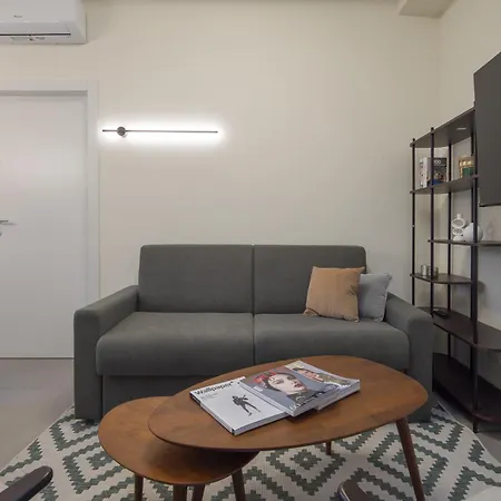 Spacious 2bdr With Balcony Arco-sempione Area, By Rentopolis Apartment Milan