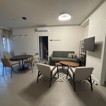 Apartment Spacious 2bdr With Balcony Arco-sempione Area, By Rentopolis *