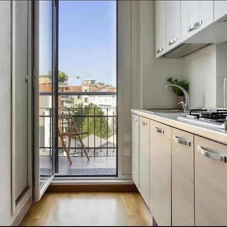 Daire Porta Vittoria - 4 Min From The Duomo *