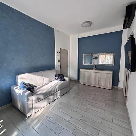 Naviglio, Metro Blu Duomo Apartamento *