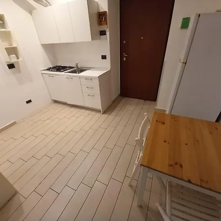 3 Station Free Parking * Milan