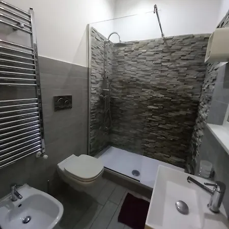 3 Station Free Parking Μιλάνο