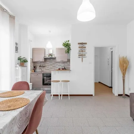 San Siro Stadium 4 Guest *