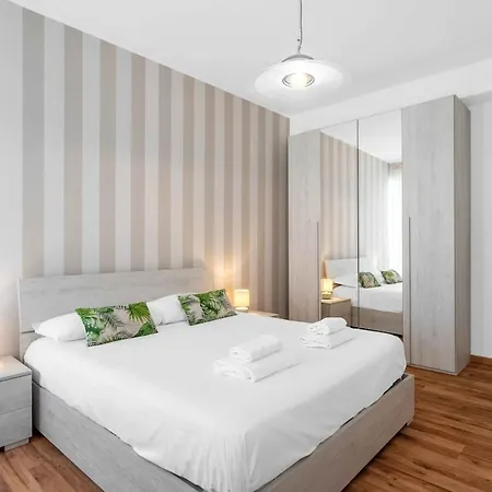 San Siro Stadium 4 Guest Apartament *