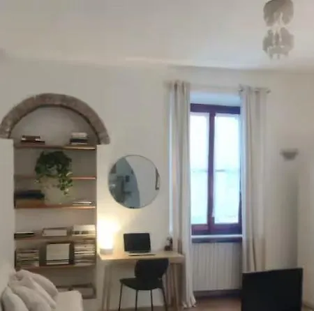 Salone's House Apartment