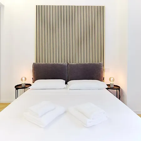Apartment Duomo Imperial Suits - Modern And Comfortable Milan