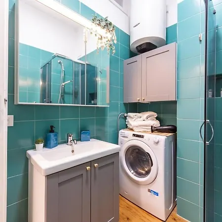 Station 10 Minutes Mini Loft 4 Pax Check In H24 *