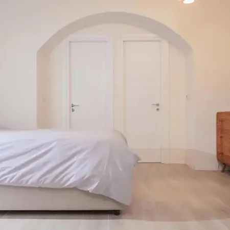 Garibaldi , Intrho *