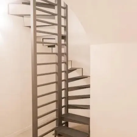 Garibaldi , Intrho * Milán