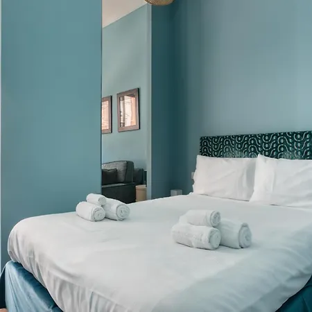 Domusmi Porta Nuova 52 *