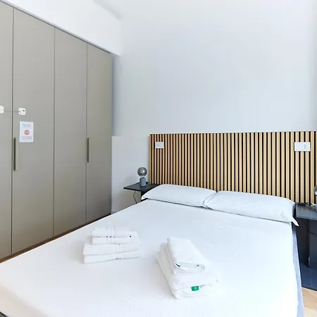 Apartment Duomo Imperial Suits - Modern And Comfortable Milan
