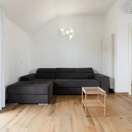 Luminoso Con Terrazzo Milaan