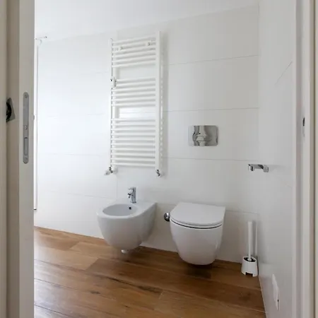 Luminoso Con Terrazzo Apartamento *