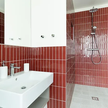 Wagner - Correggio - Luminoso Trilocale Di Design Apartment