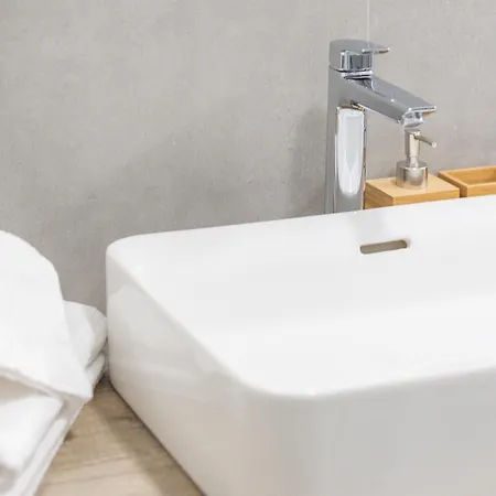 Modern And Comfortable In Cenisio Area