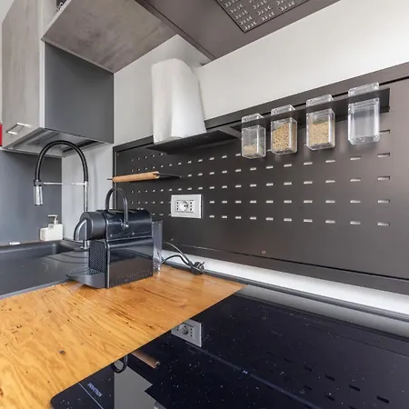 Modern And Comfortable In Cenisio Area