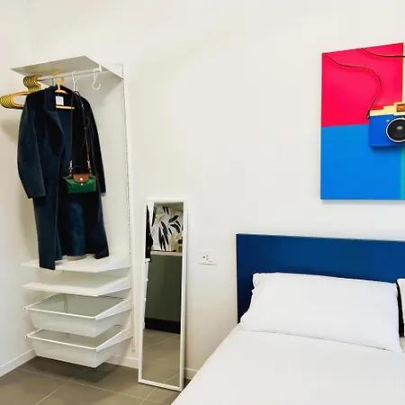 Urban Hub Apartment *