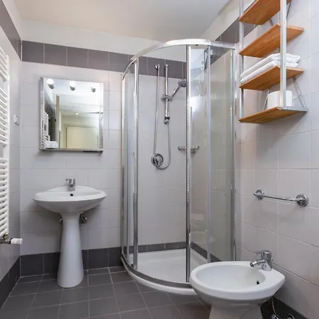 Da Laura - Center - M1 Station Milão