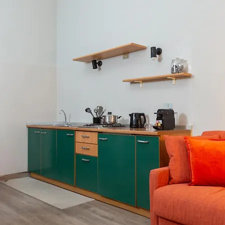 Da Laura - Center - M1 Station * Milão