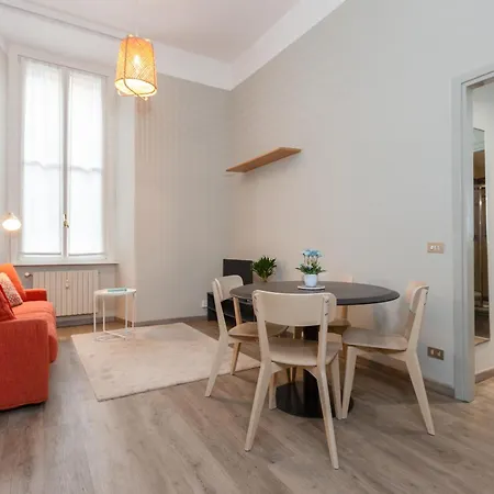 Da Laura - Center - M1 Station