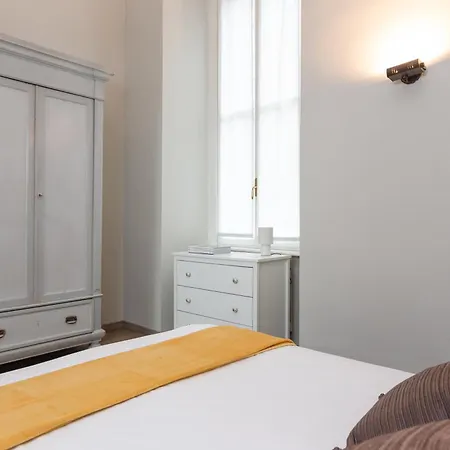 Da Laura - Center - M1 Station Appartement