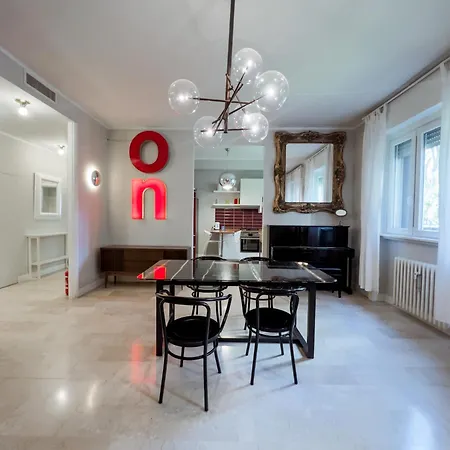 Isola Trendy Retreat - Large Flat, Milan
