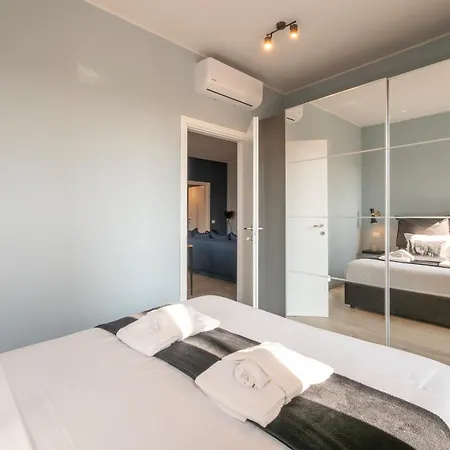 Apartment New Two-room A Stone's Throw From The M3 Metro Mailand
