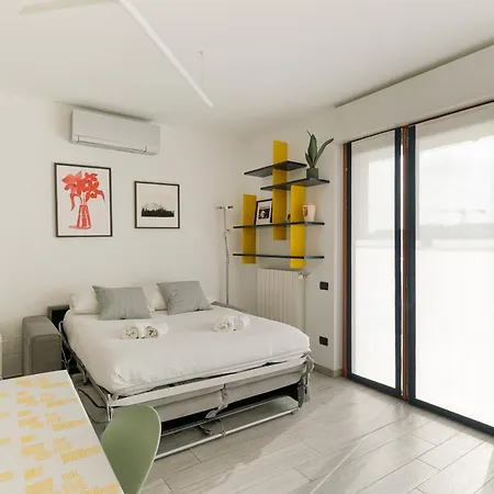 Precotto - G Pirelli - Bilocale Con Ampio Balcone * Milano