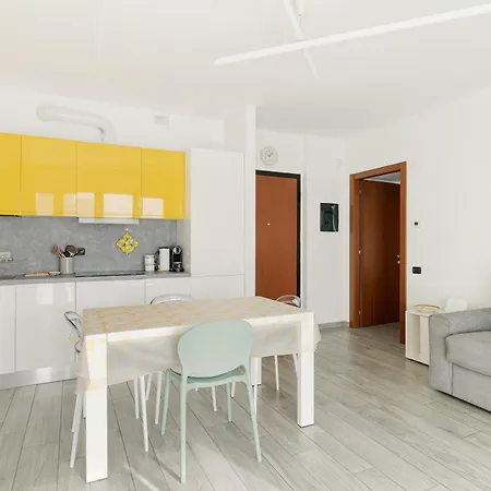 Precotto - G Pirelli - Bilocale Con Ampio Balcone Mediolan