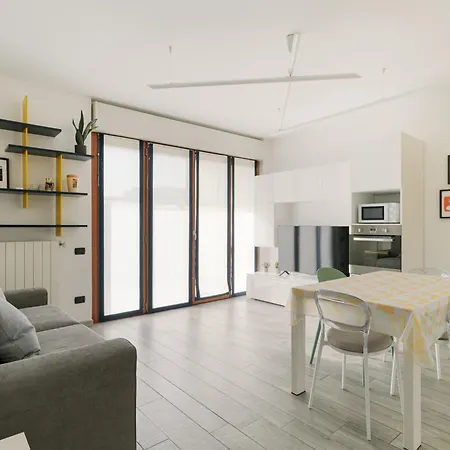 Precotto - Rucellai - Bilocale Con Ampio Balcone