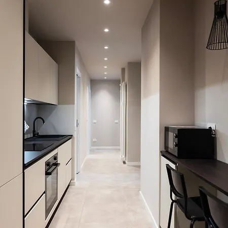 Youhosty - 3 Bedroom Citta Studi Apartment