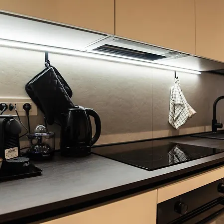 Youhosty - 3 Bedroom Citta Studi Apartment *