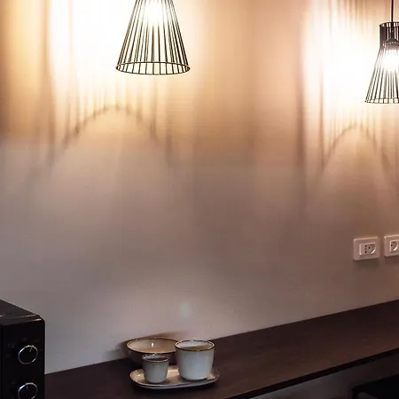 Apartment Youhosty - 3 Bedroom Citta Studi *