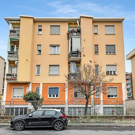 Alessia's Flat - Affori Centro Apartment Milan