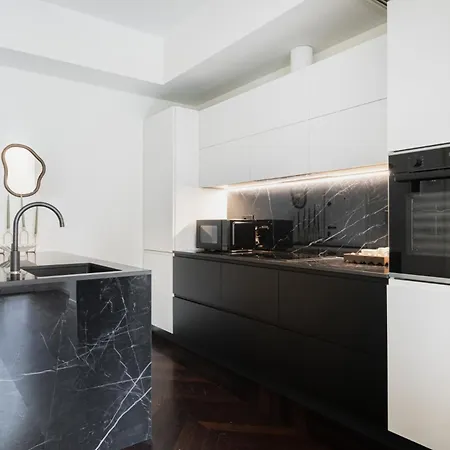 Easylife - - Medici 5 P4s - Duomo Mailand
