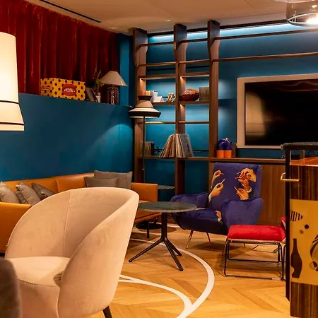 Urban Hive 호텔 4*