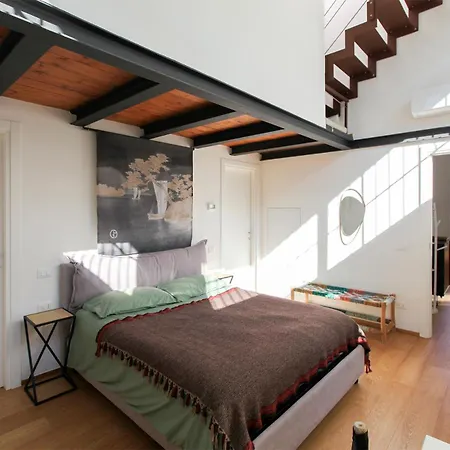 아파트 Beautiful Loft Near Navigli *