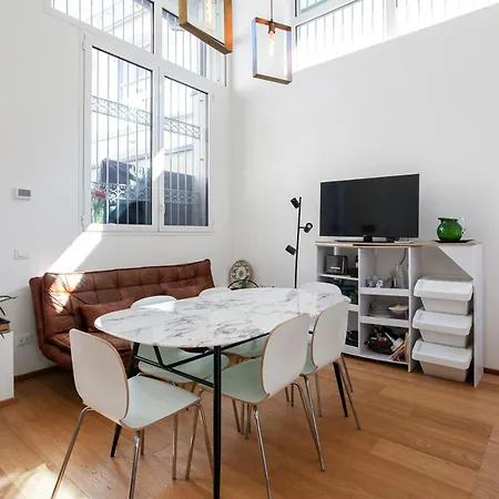 Beautiful Loft Near Navigli * Милан