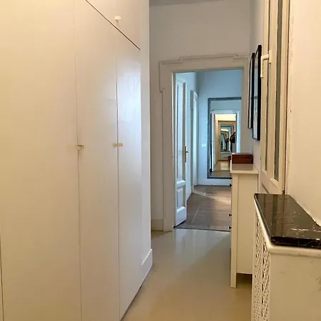 Ampio E Luminoso Bilocale Nel Centro Di Appartement Milaan