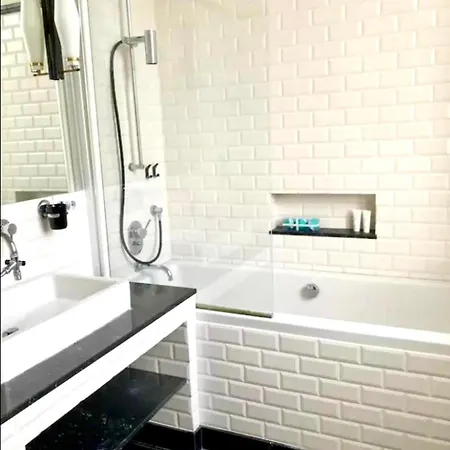 Apartament Ampio E Luminoso Bilocale Nel Centro Di