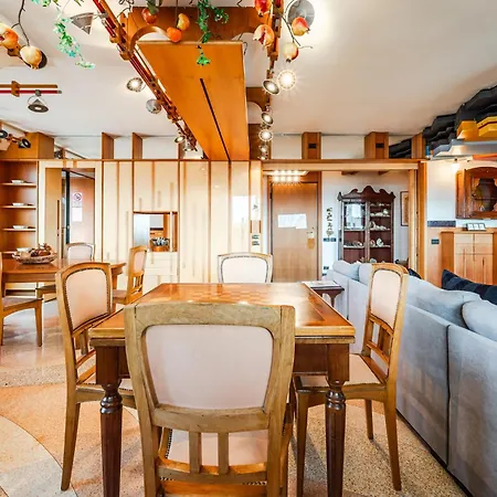 Luxury Penthouse - Sauna, Garage, Office, Terrace Casa vacanze