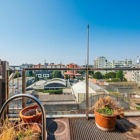 Luxury Penthouse - Sauna, Garage, Office, Terrace * Milano