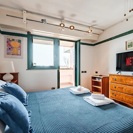 Luxury Penthouse - Sauna, Garage, Office, Terrace Casa vacanze Milano