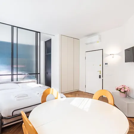 And Beauty Duomo - Pink Milano