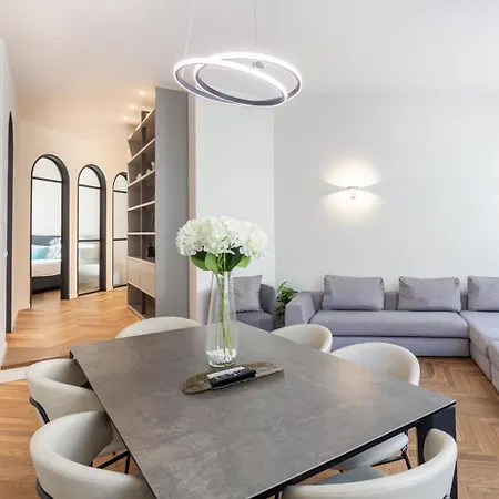 Cool And Big Duomo - White Apartment