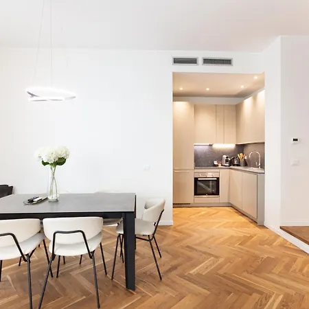 Cool And Big Duomo - White Apartment *