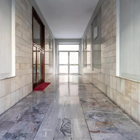 Station - Exclusive 2 Bedrooms דירה *