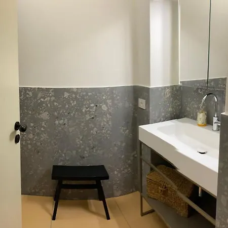 Paeninsula, La Tua Casa In Porta Venezia Apartment